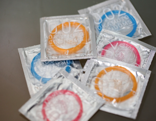 延时王避孕套能延时吗？真实作用与副作用解析