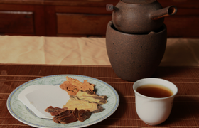 心烦、胸闷、睡不好？这杯人参茯苓茶，疏肝解郁刚刚好